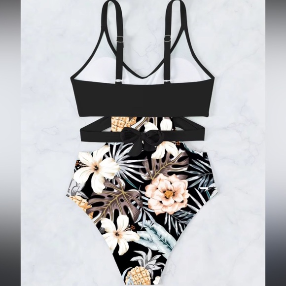 One piece swimsuit - Picture 7 of 7